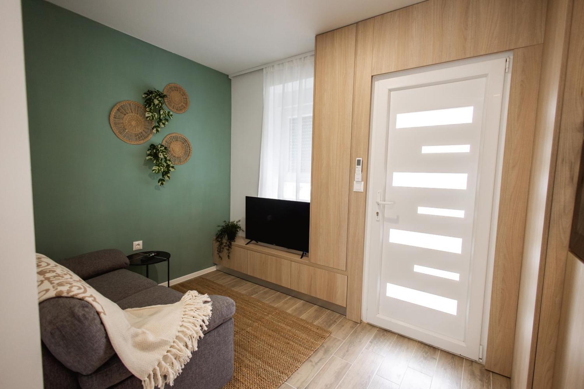 Cozy Studio Apartment In Osijek - Self Check In Kültér fotó
