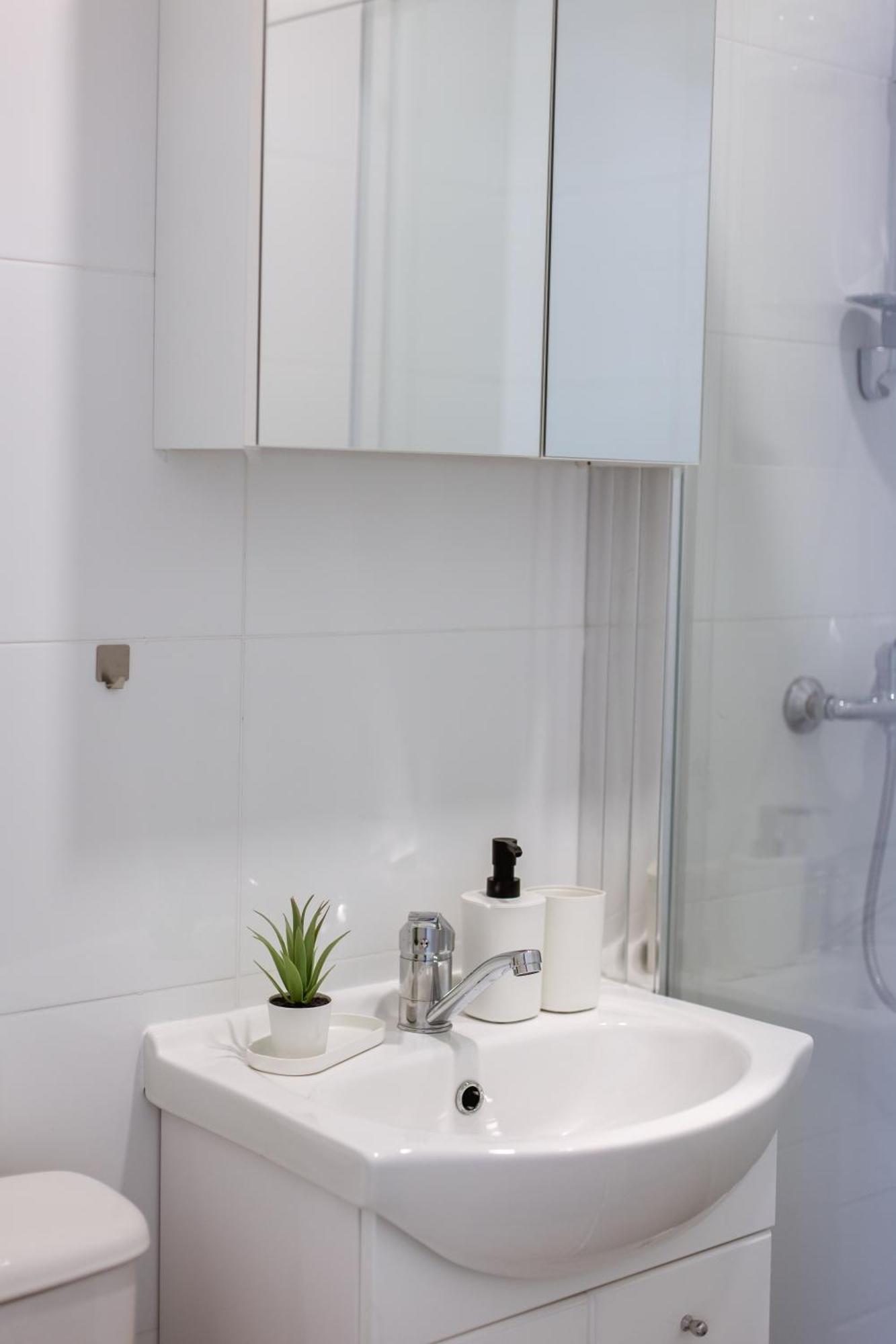 Cozy Studio Apartment In Osijek - Self Check In Kültér fotó