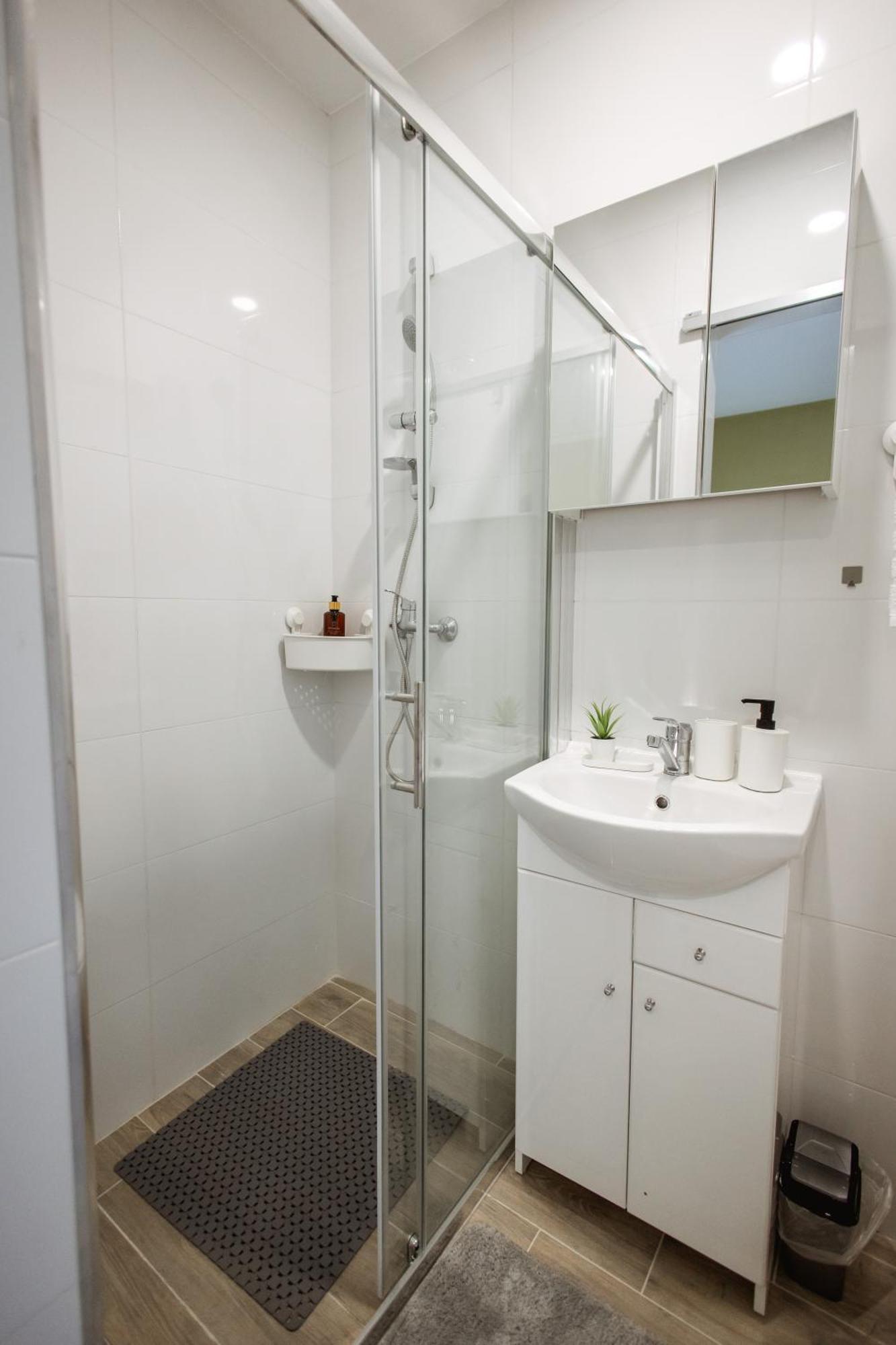 Cozy Studio Apartment In Osijek - Self Check In Kültér fotó